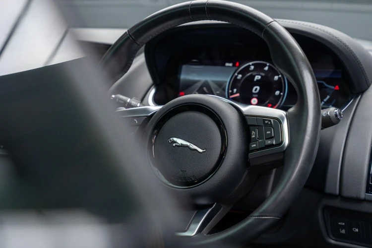 Vehicle Image 38