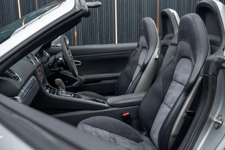 Vehicle Image 38