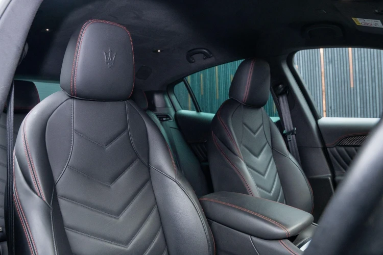 Vehicle Image 21