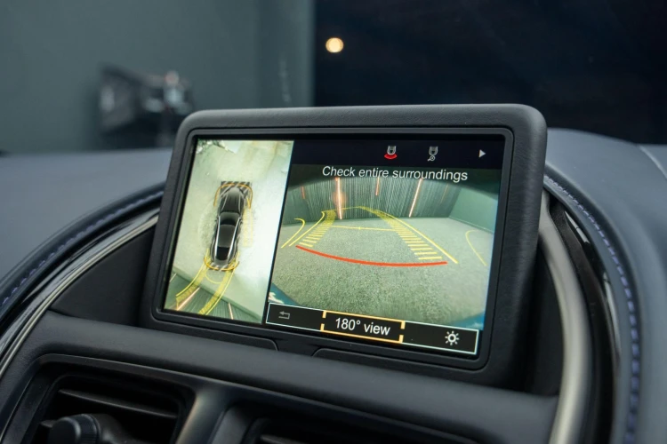 Vehicle Image 6