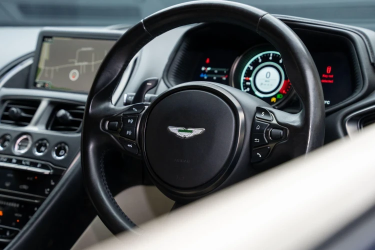 Vehicle Image 30