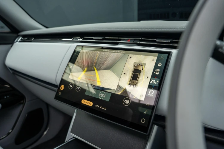 Vehicle Image 10