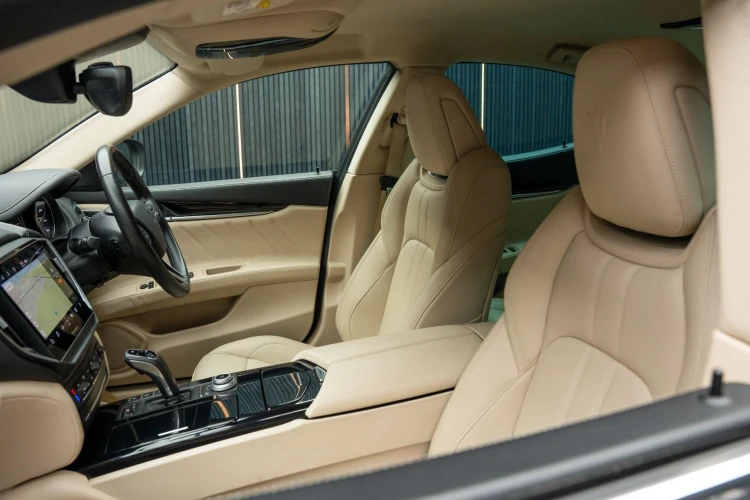 Vehicle Image 48