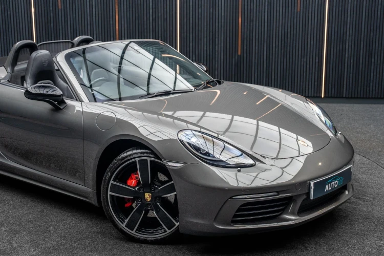 Vehicle Image 11