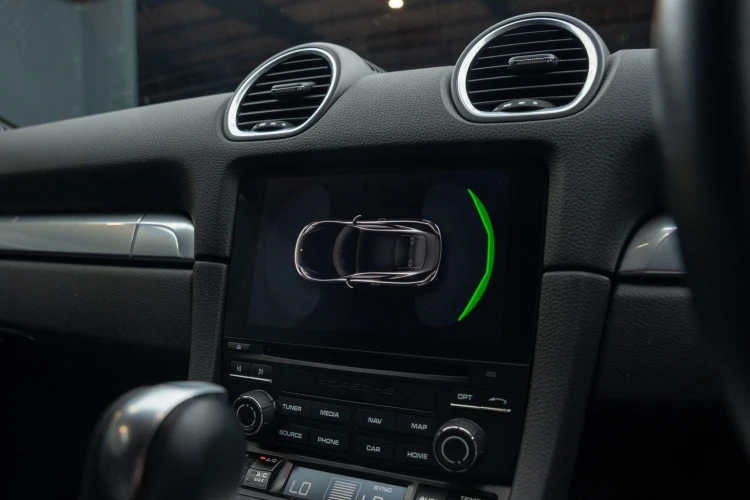 Vehicle Image 6