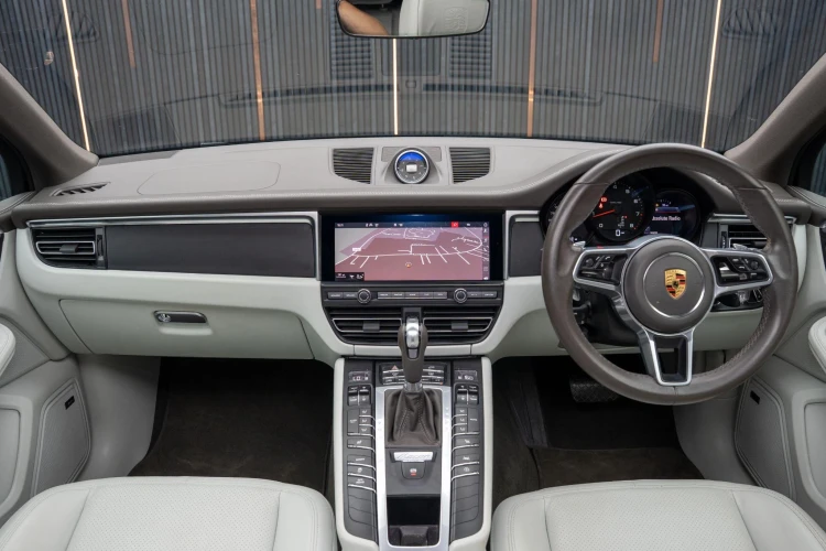 Vehicle Image 36