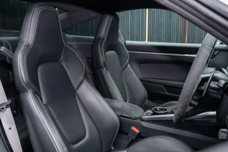 Vehicle Image 12