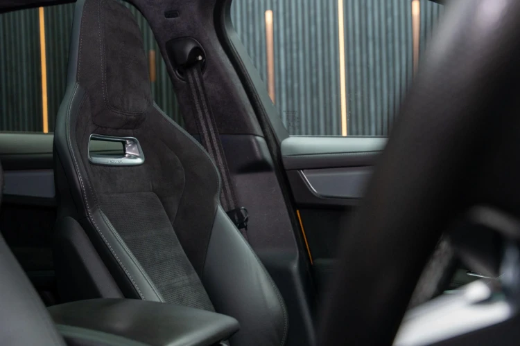 Vehicle Image 30