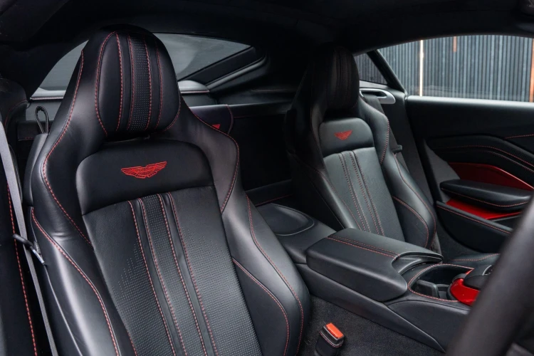 Vehicle Image 12