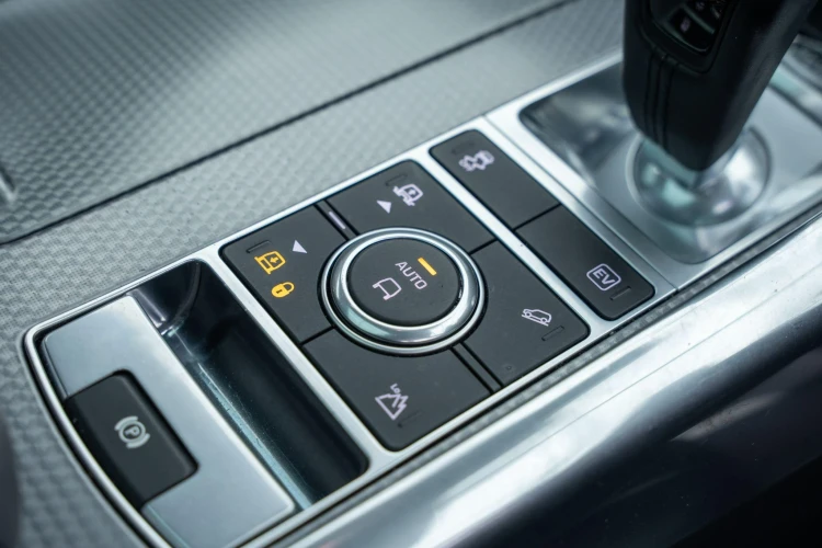 Vehicle Image 30