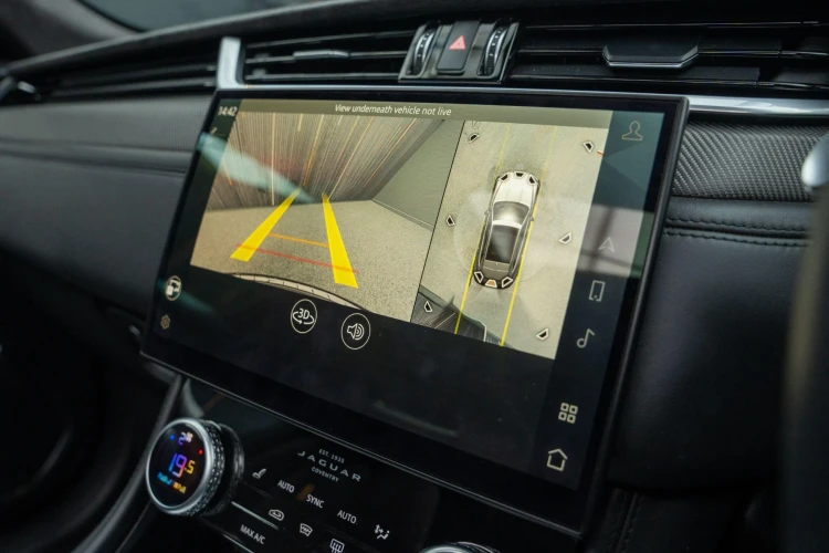 Vehicle Image 8