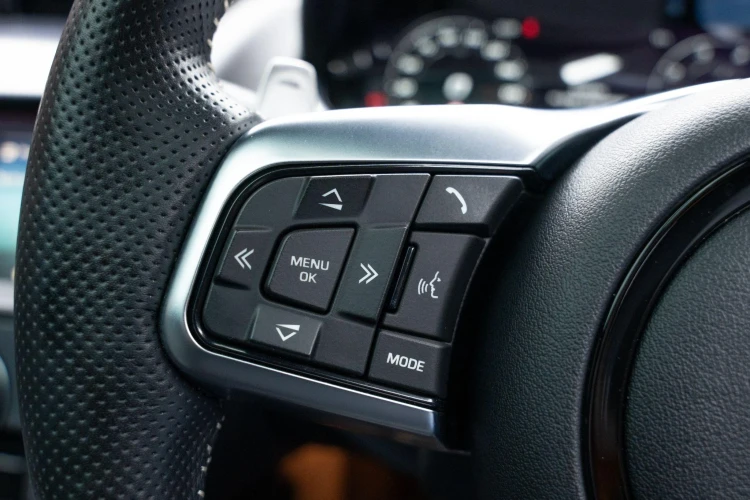 Vehicle Image 37