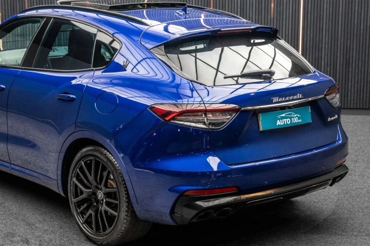 Vehicle Image 9