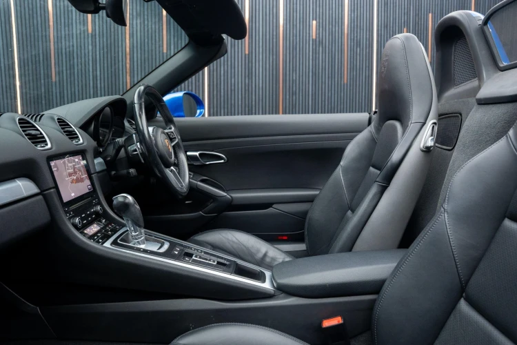 Vehicle Image 37