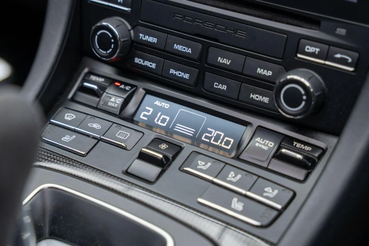 Vehicle Image 33
