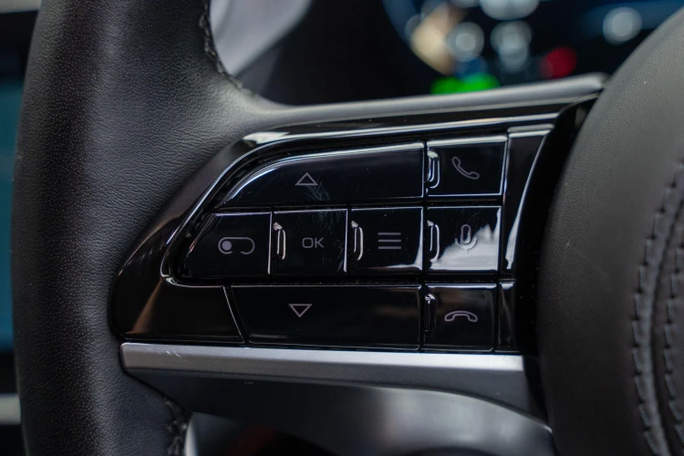Vehicle Image 36