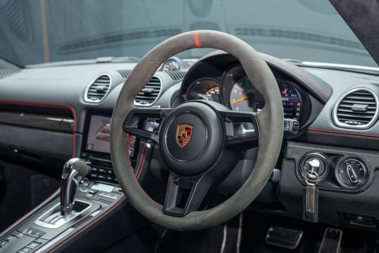 Vehicle Image 23