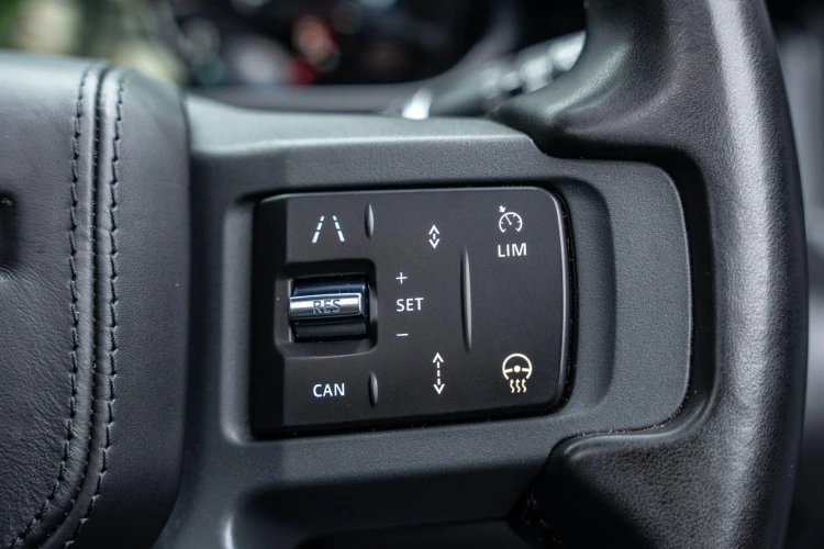 Vehicle Image 25