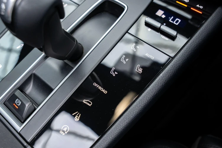Vehicle Image 33