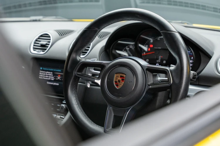 Vehicle Image 30