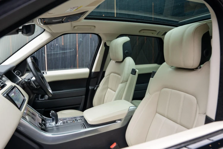 Vehicle Image 38