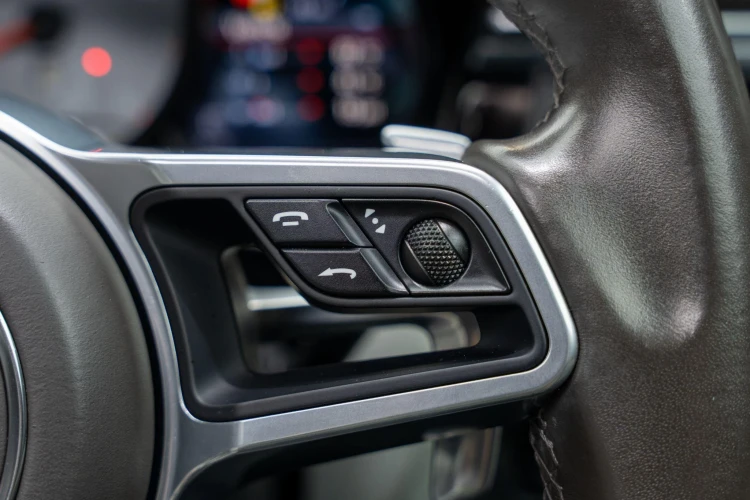 Vehicle Image 36