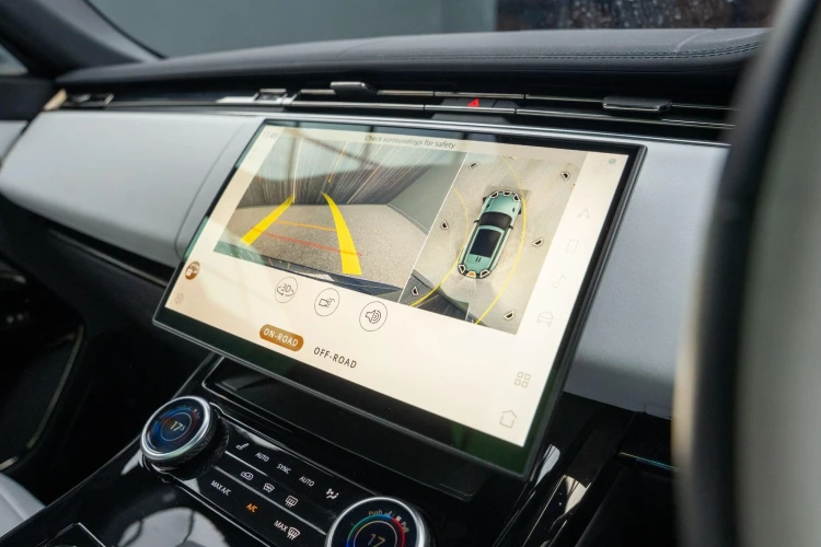 Vehicle Image 10