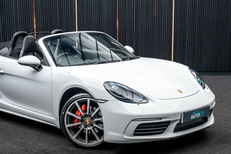 Vehicle Image 11