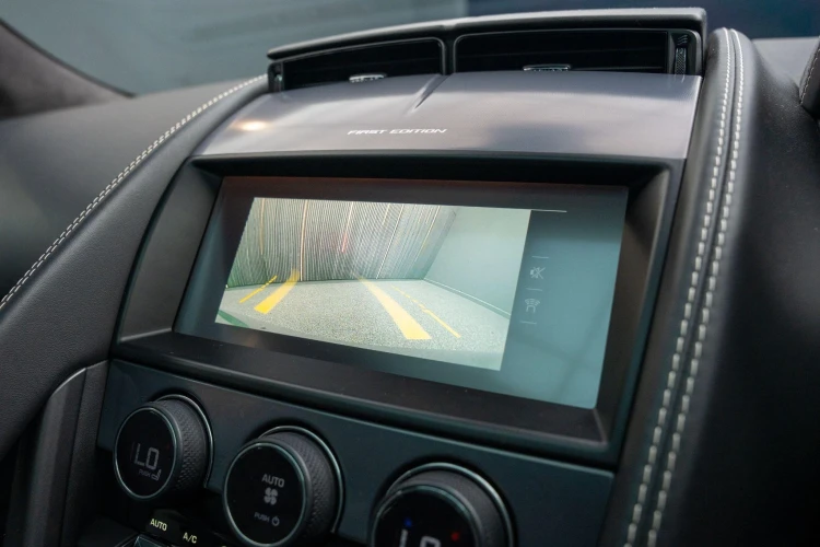 Vehicle Image 8