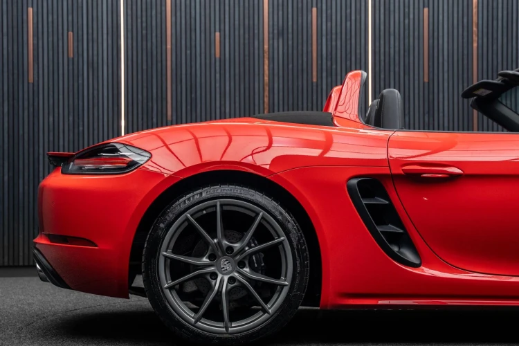 Vehicle Image 21