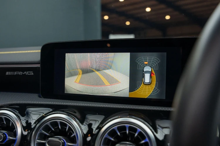 Vehicle Image 8