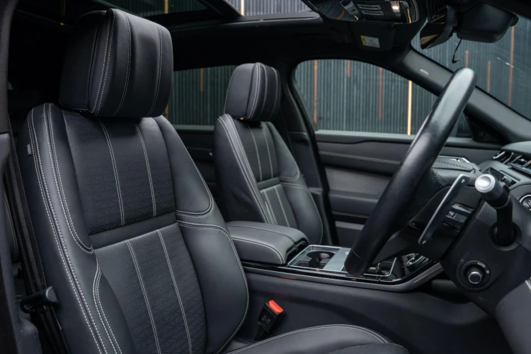 Vehicle Image 12