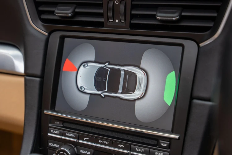 Vehicle Image 6