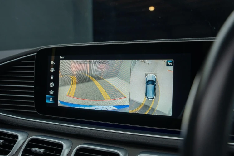Vehicle Image 8