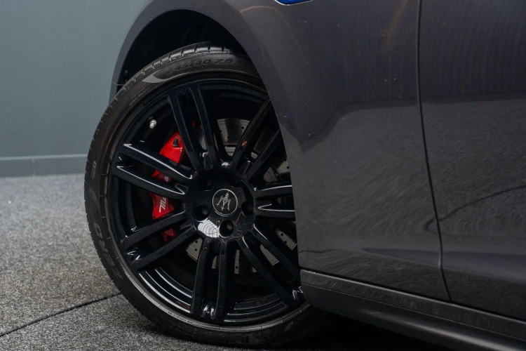 Vehicle Image 13