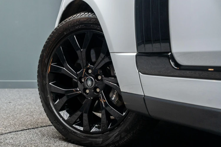 Vehicle Image 8