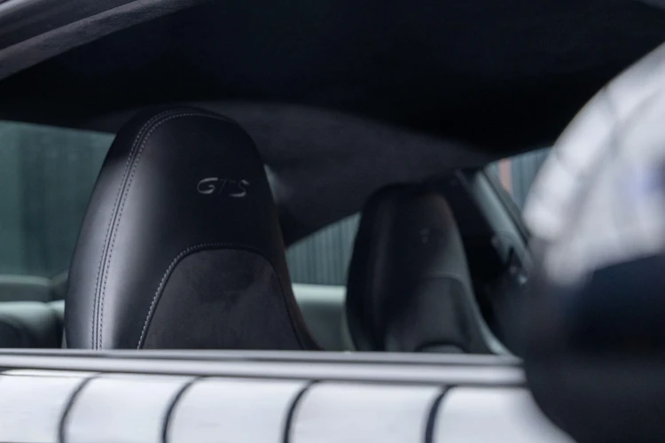 Vehicle Image 38