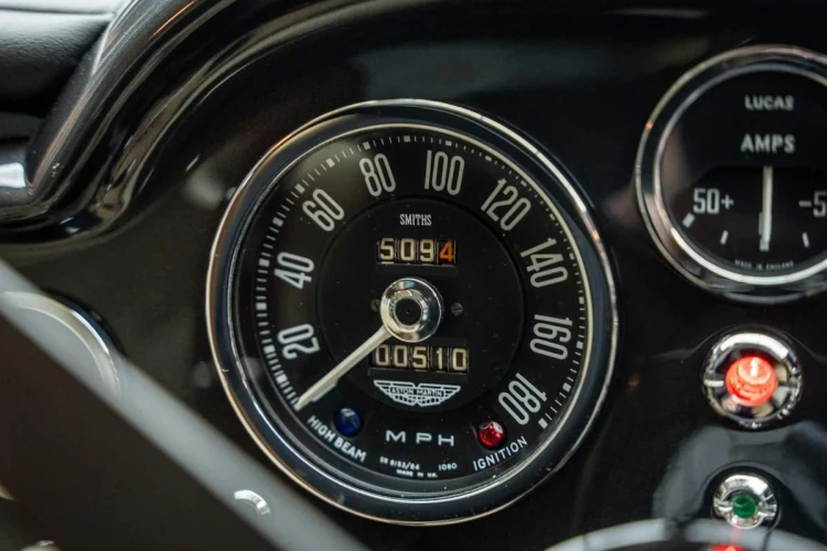 Vehicle Image 21