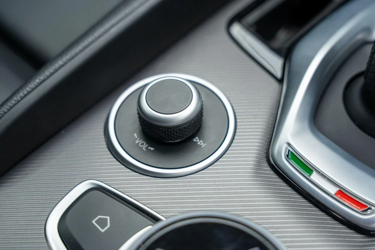 Vehicle Image 30