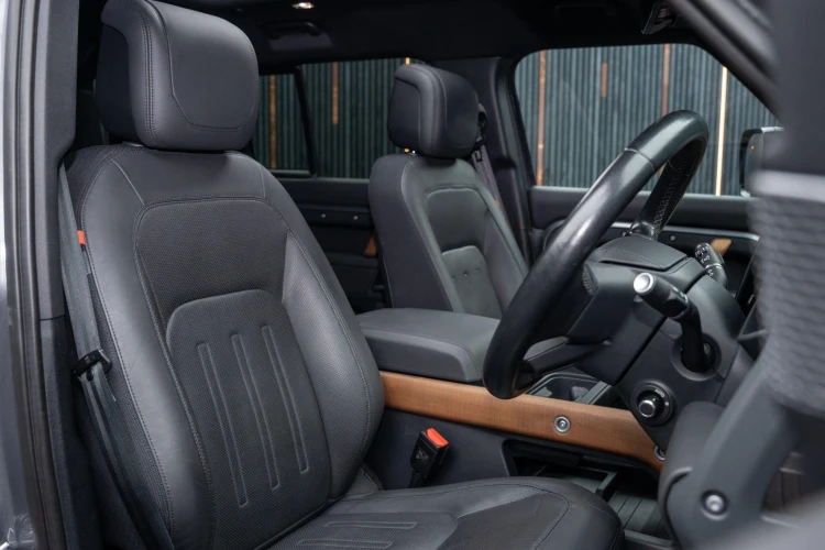 Vehicle Image 12
