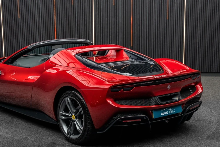 Vehicle Image 12
