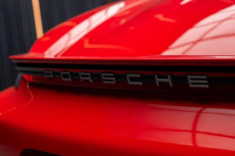 Vehicle Image 25