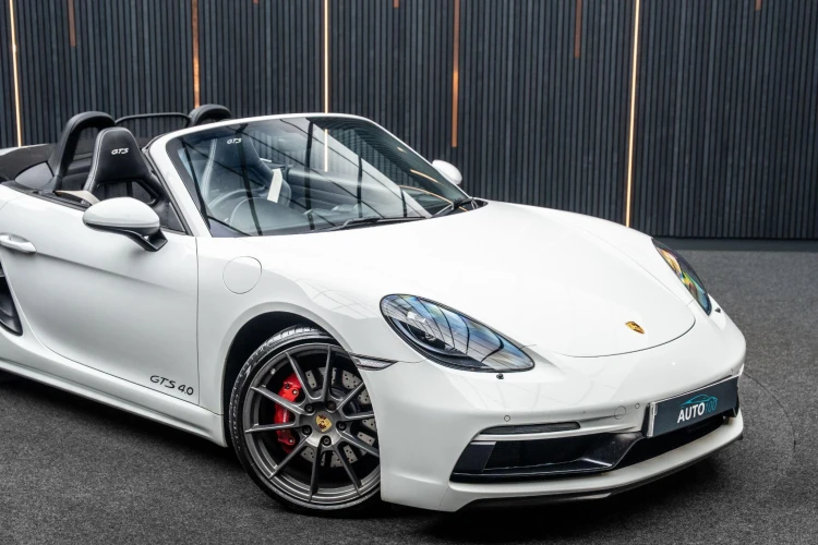 Vehicle Image 11