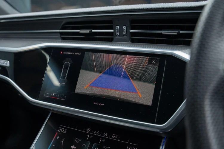 Vehicle Image 6