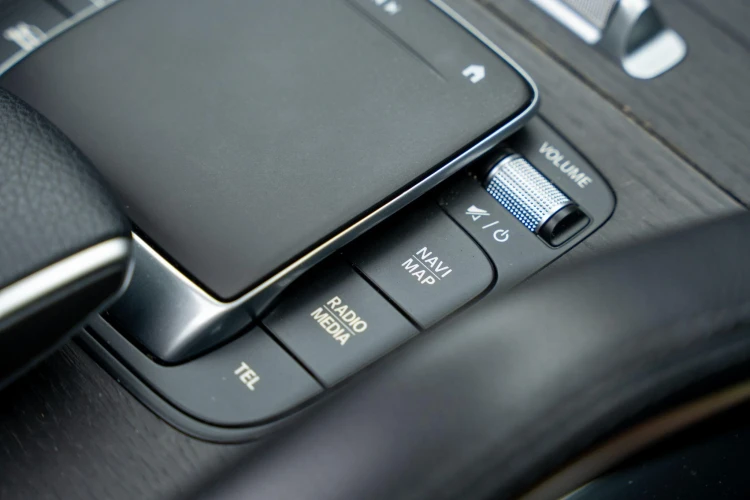 Vehicle Image 22