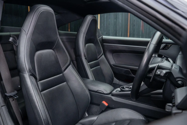 Vehicle Image 12