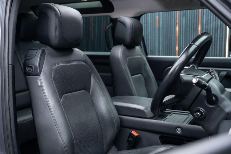 Vehicle Image 12