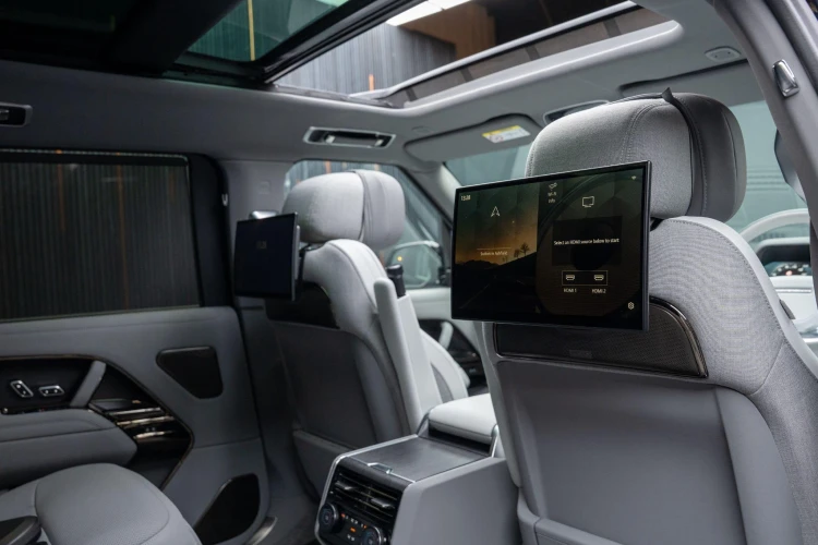 Vehicle Image 8