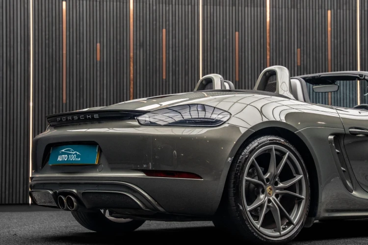 Vehicle Image 24