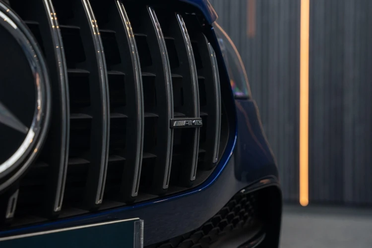 Vehicle Image 35